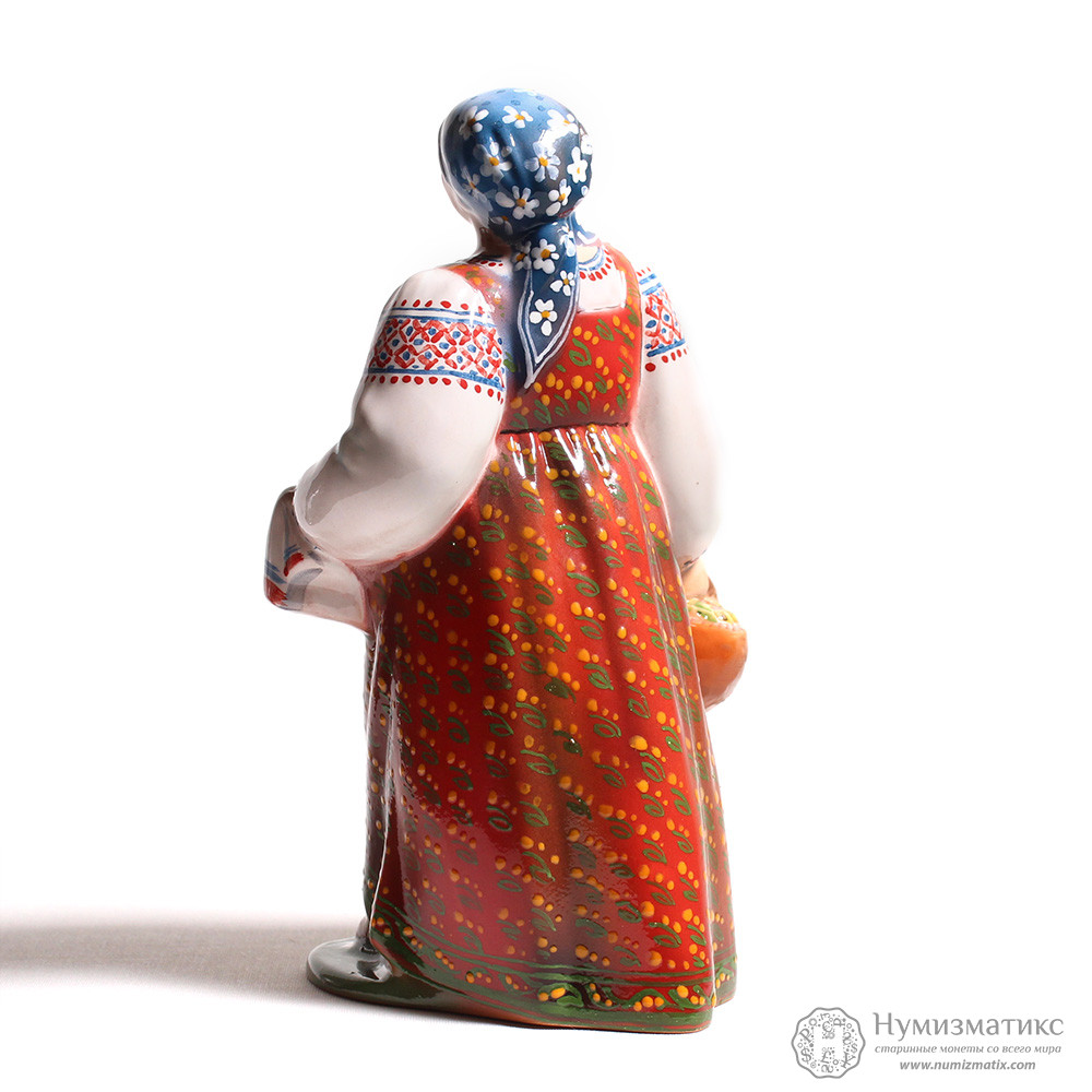 Сувенирная кукла «Барышня с корзинкой» («Сбор урожая»)